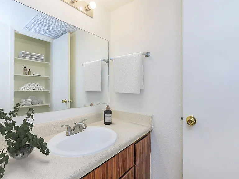 Lincoln Place Apartments — Photo 29
