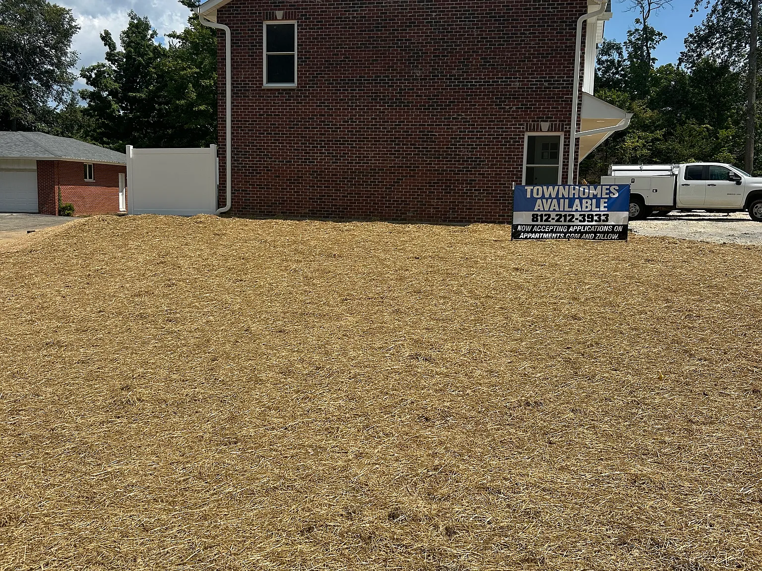 2 bed, 1.5 bath, 1000 sqft, $1,300 — Photo 4