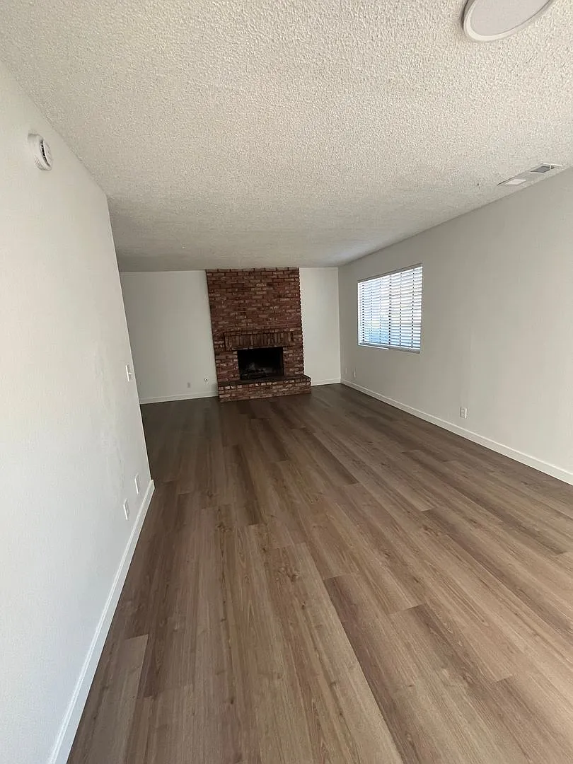 840-844 W. Foothill Blvd. — Photo 3