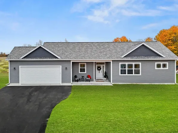 1546 Oban Way, Traverse City, MI 49696