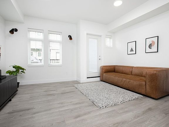 4th image of 1331 Hachey Ave #109