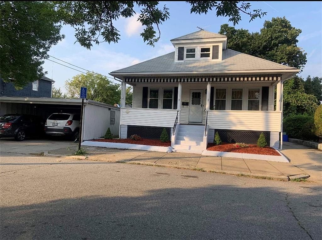 127 Moorefield St, Providence, RI 02909 Zillow