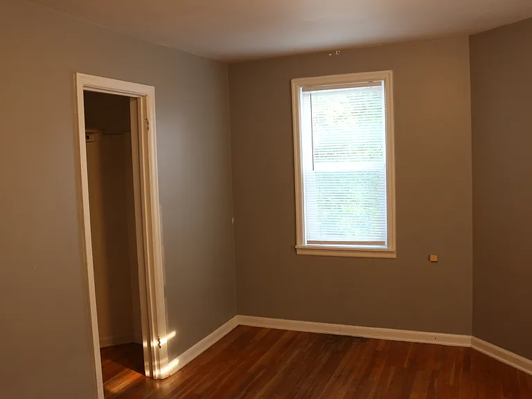 Main Bedroom towards closet