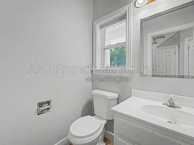 1525 W Deane St — Photo 19