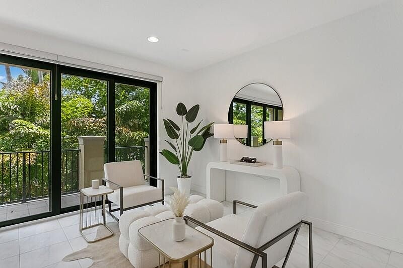 1st image of 616 S Windward Circle