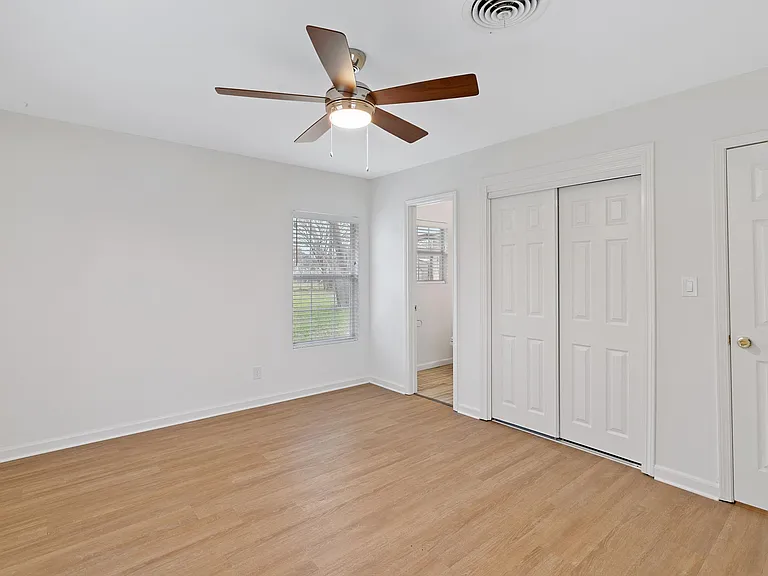 7704 Delafield Ln — Photo 13
