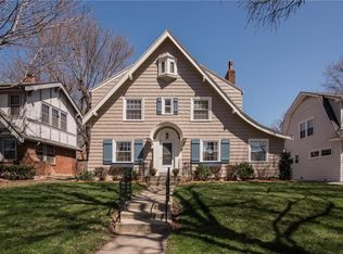 204 W Dartmouth Rd, Kansas City, MO 64113
