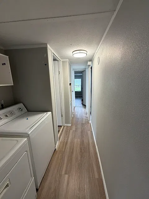 2 bed, 840 sqft, $1,800 — Photo 2