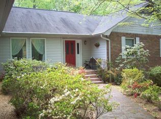 194 Hanover Dr, Bogart, GA