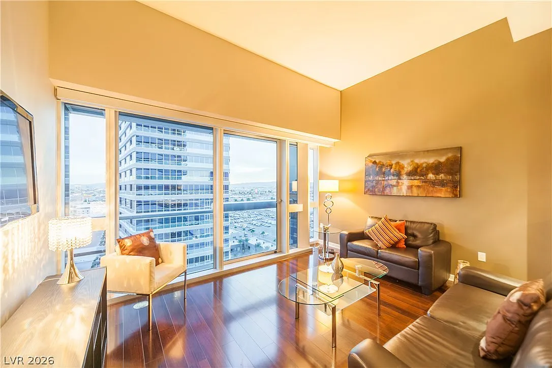 2 bed, 2.0 bath, 1111 sqft, $2,950 — Photo 2