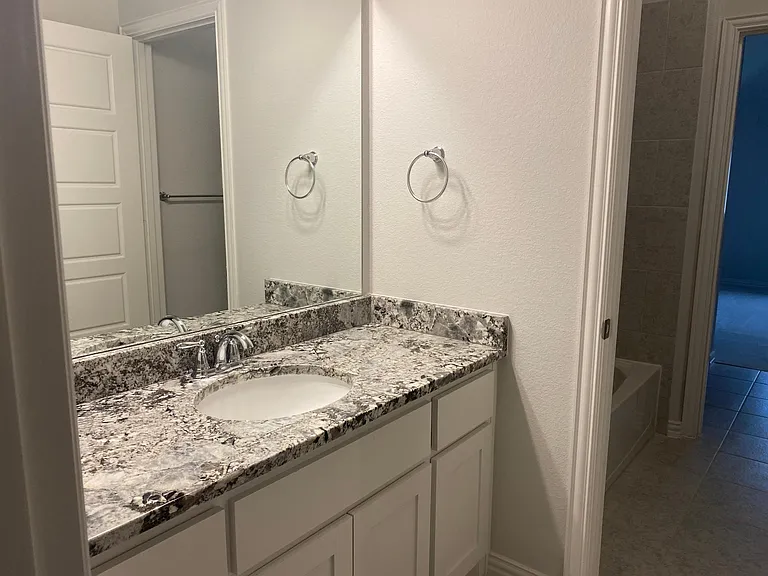 265 Golden Gate Dr — Photo 18