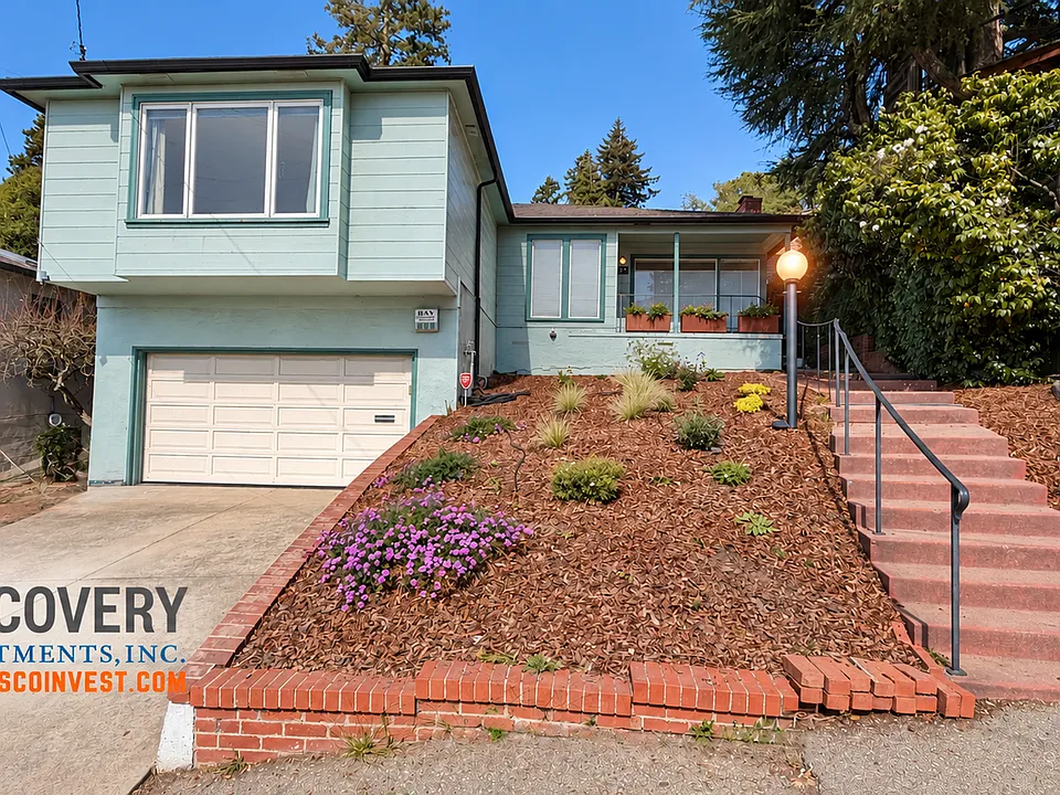 875 Creston Rd