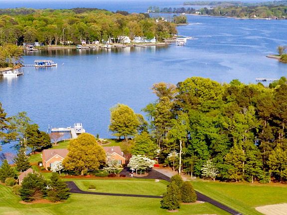 3rd image of 589 Wrights Cove Dr