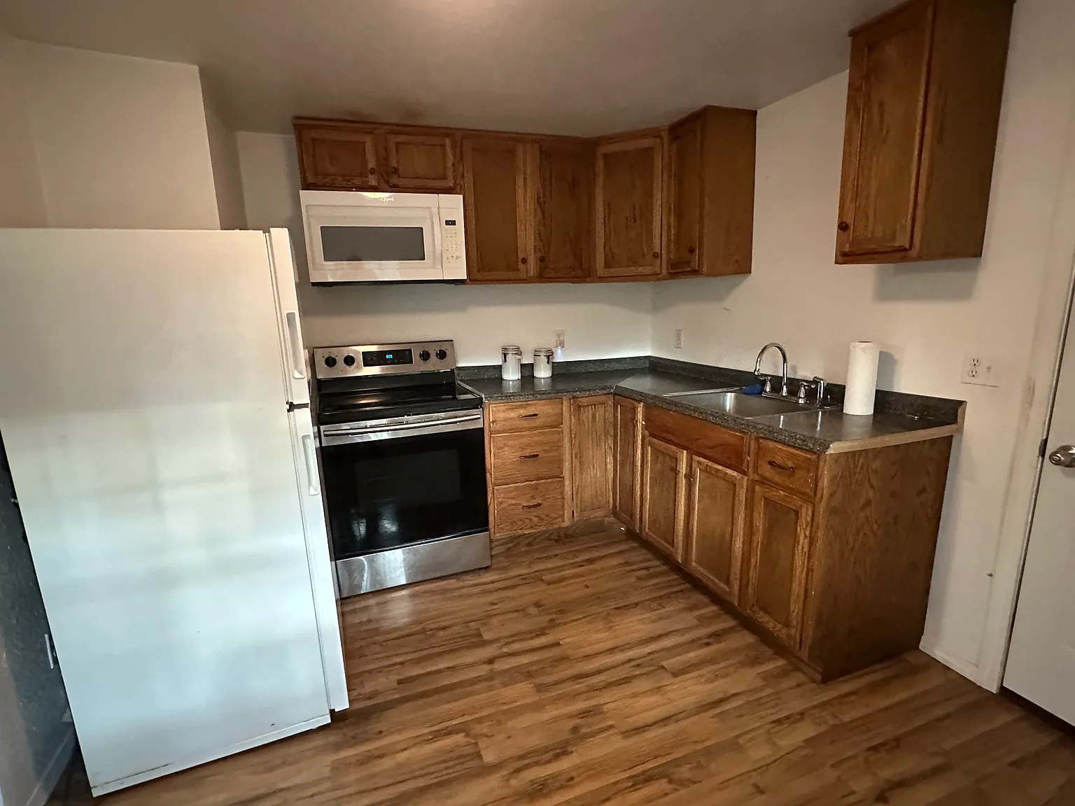 2 bed, $700 — Photo 1