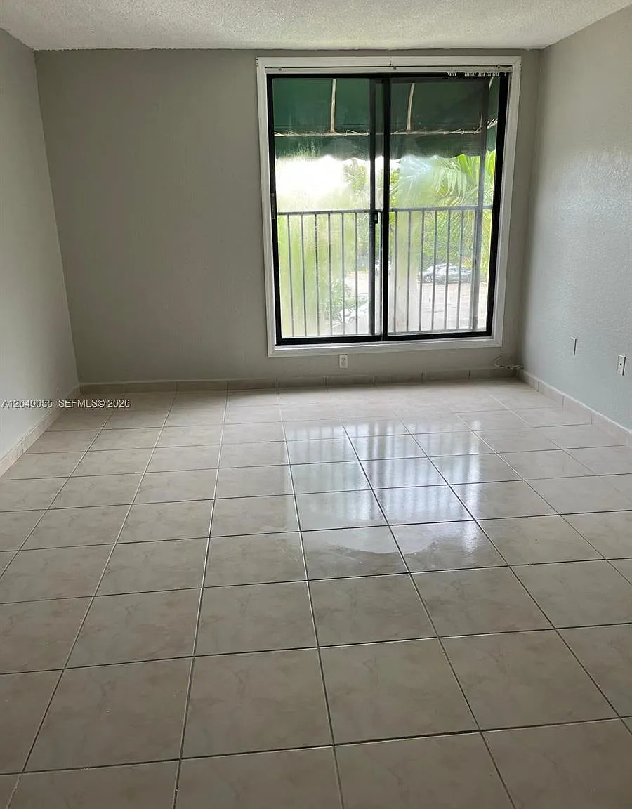 Las Estrellas Condo — Photo 3