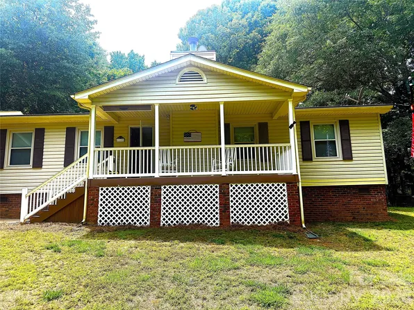 1188 Birchwood Dr, Clover, SC 29710
