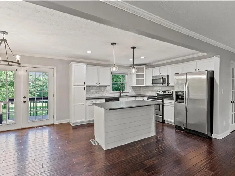 1353 Canonero Dr — Photo 3