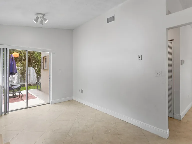 13945 Langley Pl — Photo 37