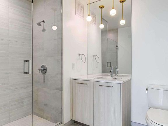 4th image of 167 N Desplaines St #815