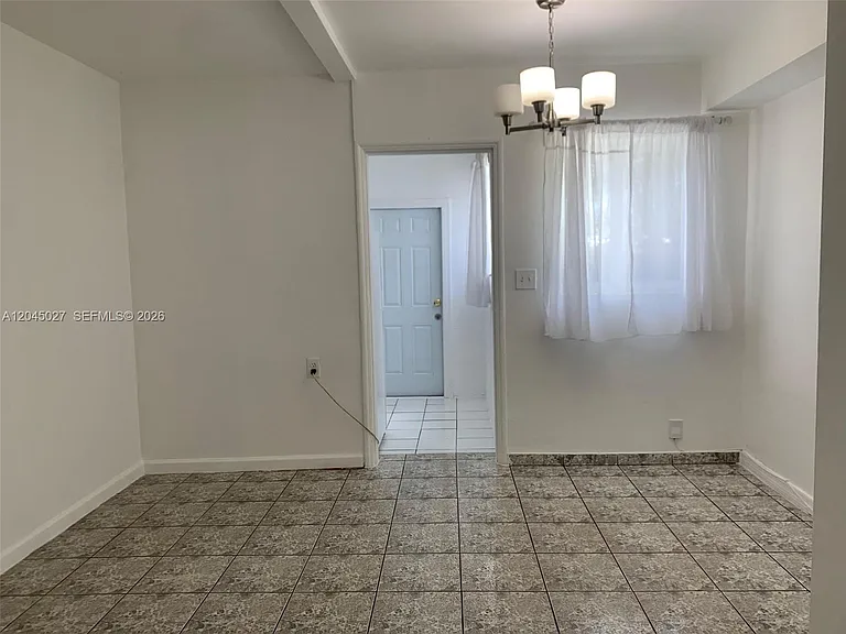 2131 Arthur St — Photo 9
