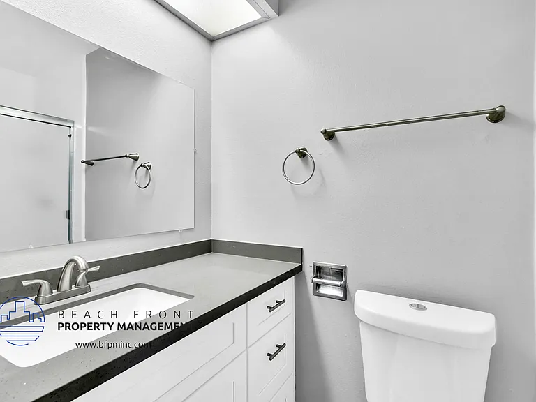 250 E Acacia St — Photo 25
