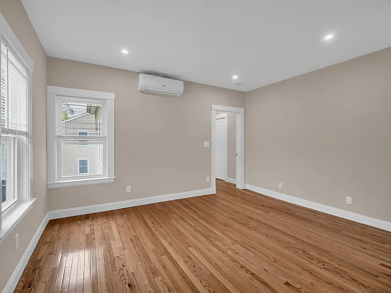 189 Glenwood St #2 — Photo 9