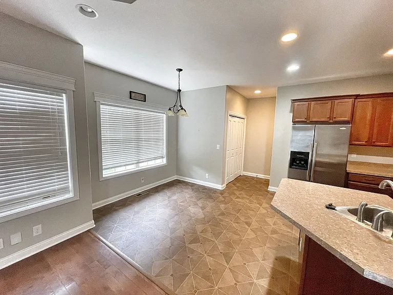 1320 Vantage Ct — Photo 6