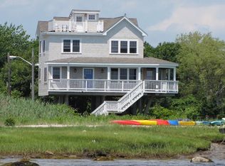 4 Creek St Crescent Bch #4, Mattapoisett, MA 02739