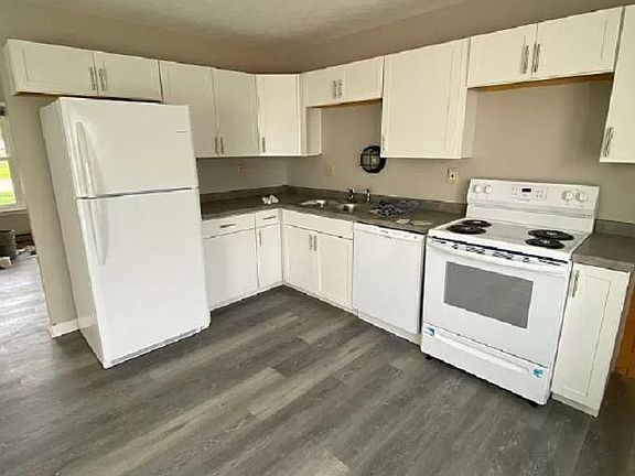 3rd image of 708 Clifty Falls Ln