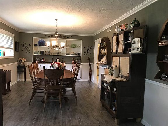 2nd image of 1079 Bassett St