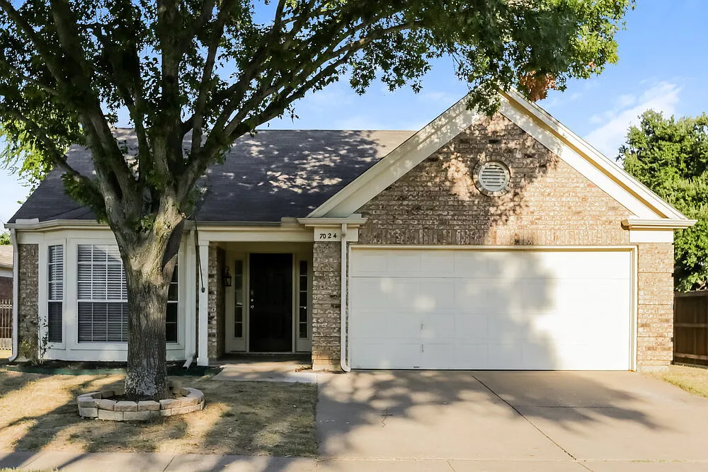 3 bed, 2.0 bath, 1533 sqft, $2,090 — Photo 1