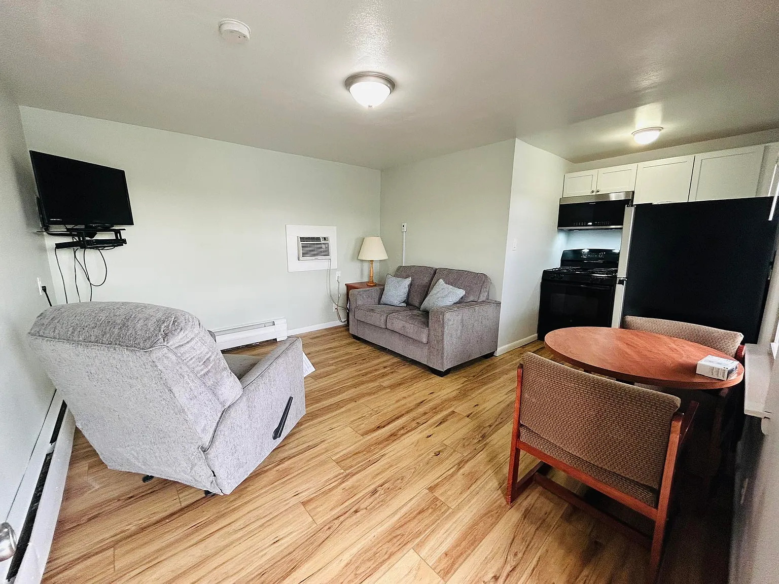1 bed, 650 sqft, $1,125 — Photo 4