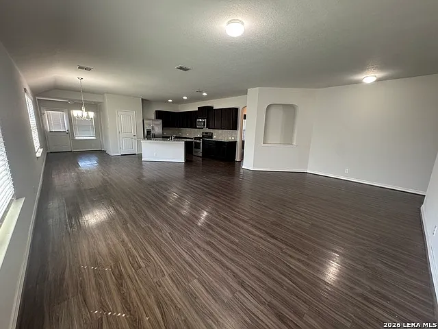 4 bed, 2.0 bath, 1902 sqft, $1,750 — Photo 4