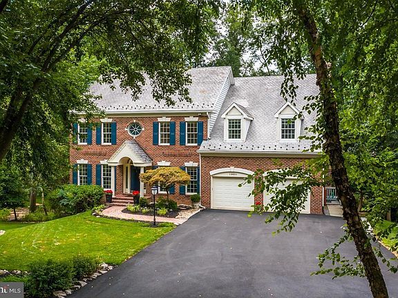 2nd image of 12631 Centurion Ln