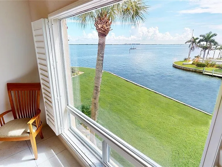 4C Colony Point Dr #4C — Photo 2