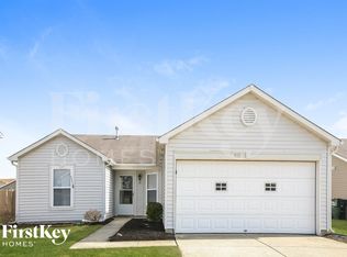 915 Streamside Dr, Greenfield, IN 46140