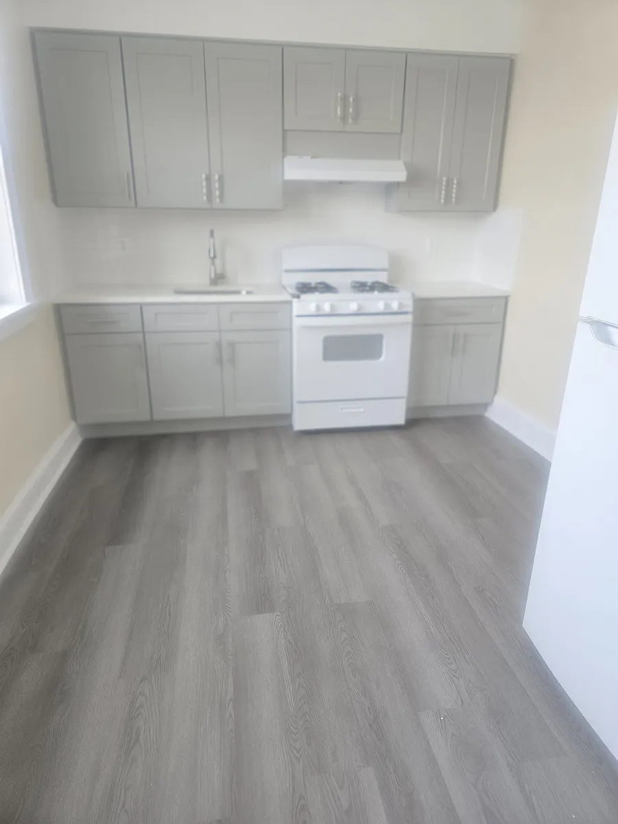 Building Photo - 82 Delano Ave #1