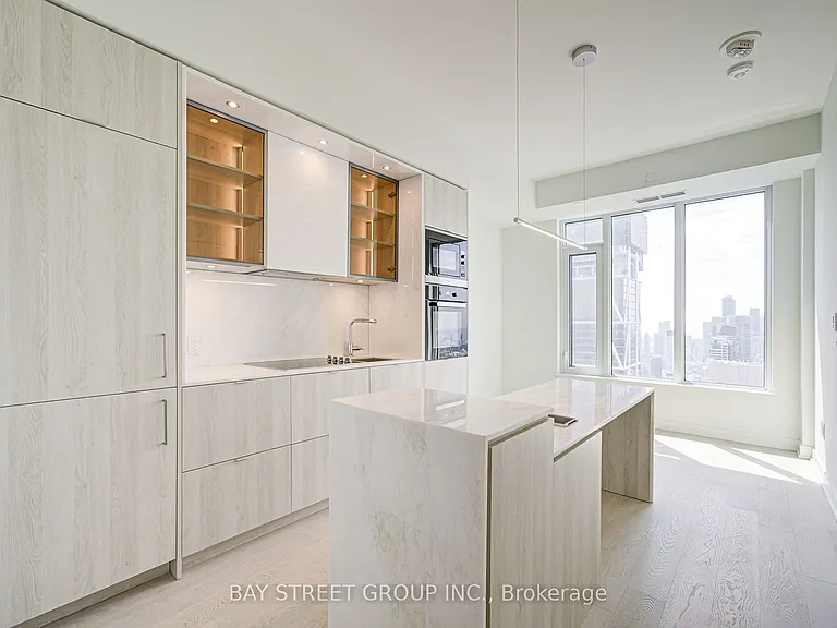11 Yorkville Ave #5408 — Photo 9