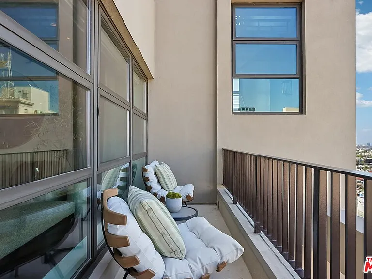 1645 N Vine St #911 — Photo 55