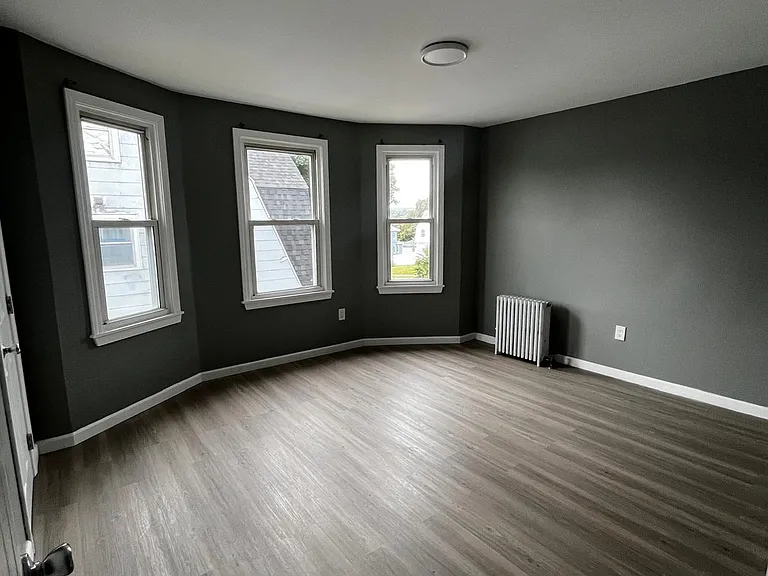 587 Arch St — Photo 16