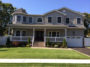 42 Remsen Ave, Merrick, NY 11566