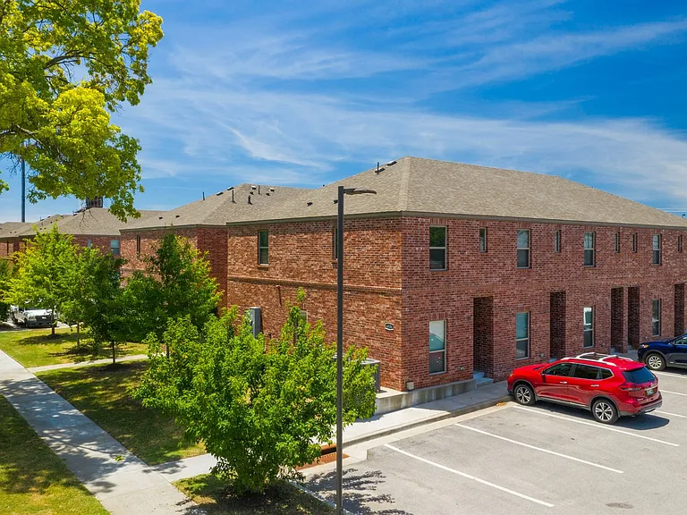 Pin Oak Townhomes — Photo 49