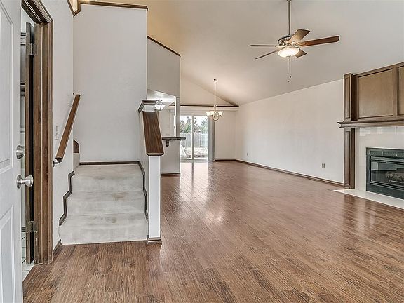 4th image of 1701 Oriole Ct