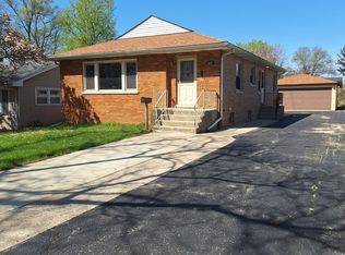 122 N Addison Rd, Villa Park, IL 60181