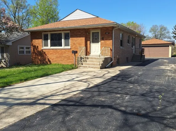 122 N Addison Rd, Villa Park, IL 60181