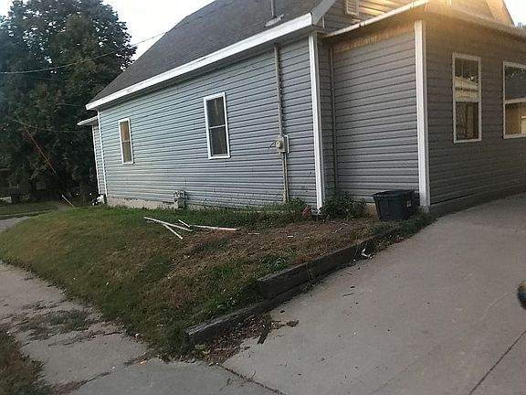 2nd image of 1522 W 3rd St