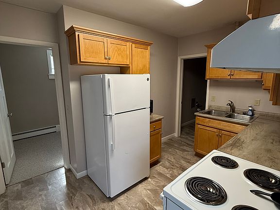 2nd image of 109 S Main St