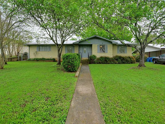 2nd image of 411 Avenue E