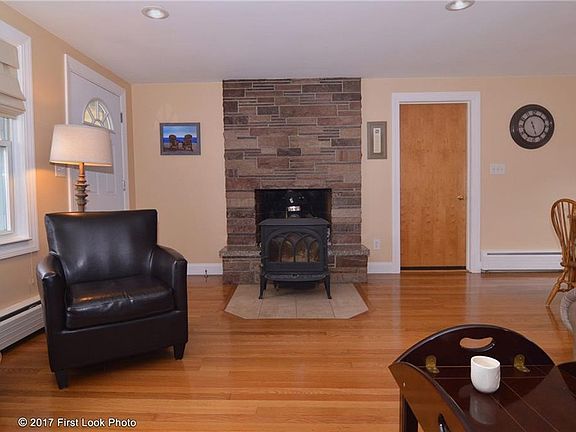 5th image of 937 Greenville Ave