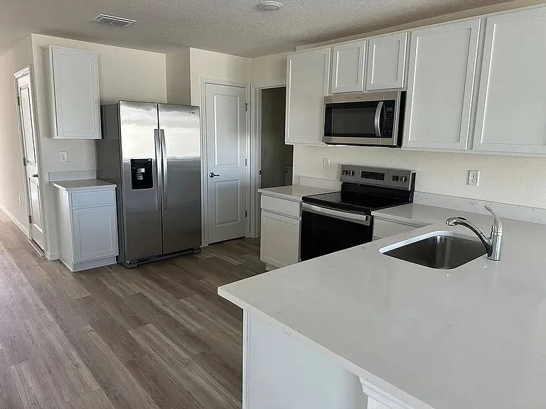 4646 Parkview Ln — Photo 4